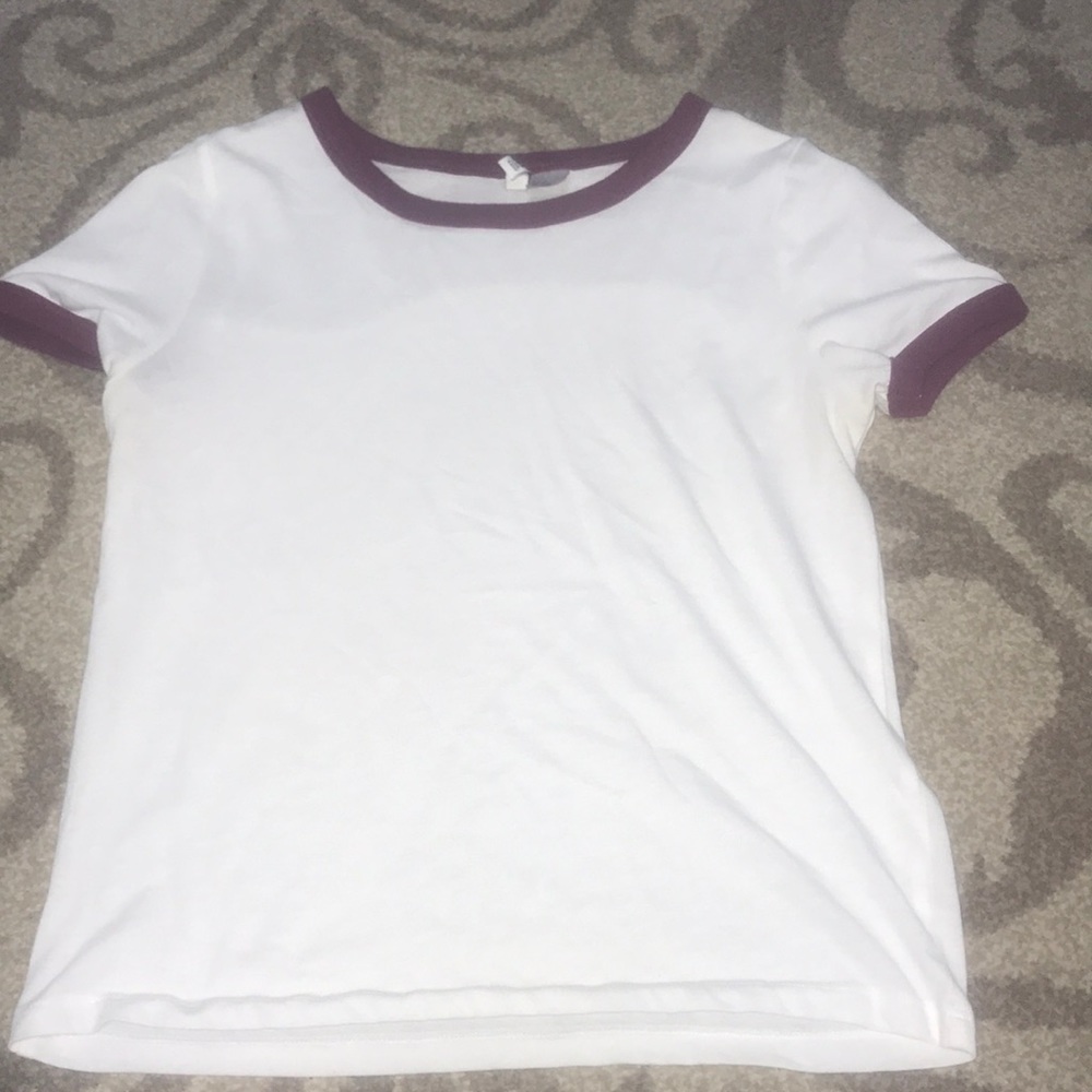 woman’s short sleeve shirt